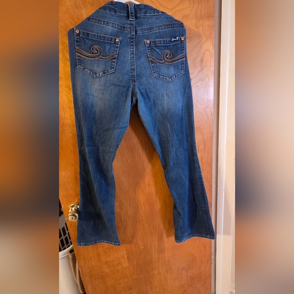 💥💥Seven7 Women's Slim Boot Jeans - Picture 2 of 3